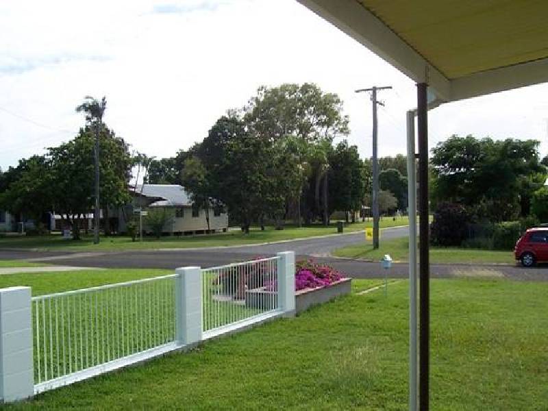 17 Gilbert Street, Bowen QLD 4805