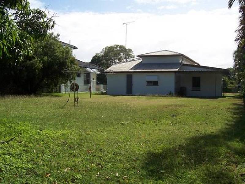 17 Gilbert Street, Bowen QLD 4805