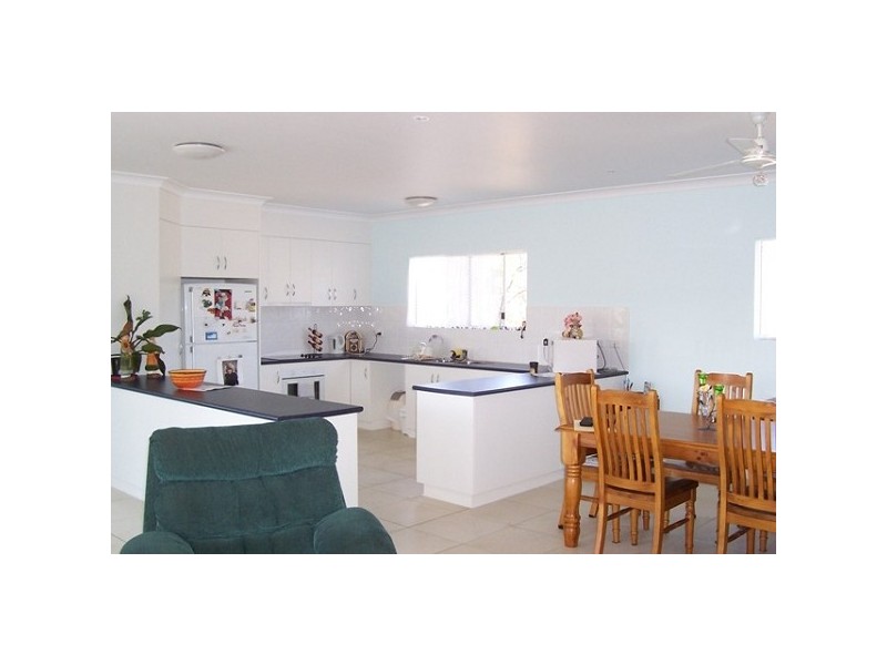 17 Pitcain Avenue BRISK BAY, Bowen QLD 4805