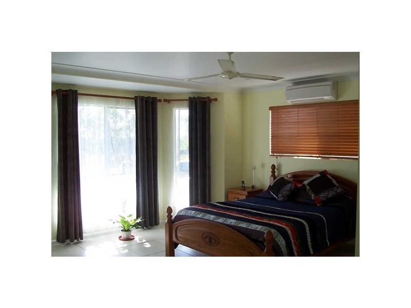 17 Pitcain Avenue BRISK BAY, Bowen QLD 4805