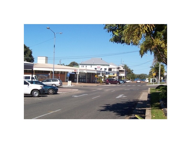 30 Herbert Street, Bowen QLD 4805