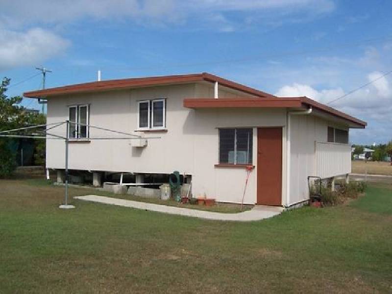 14 Rodney Street, Bowen QLD 4805