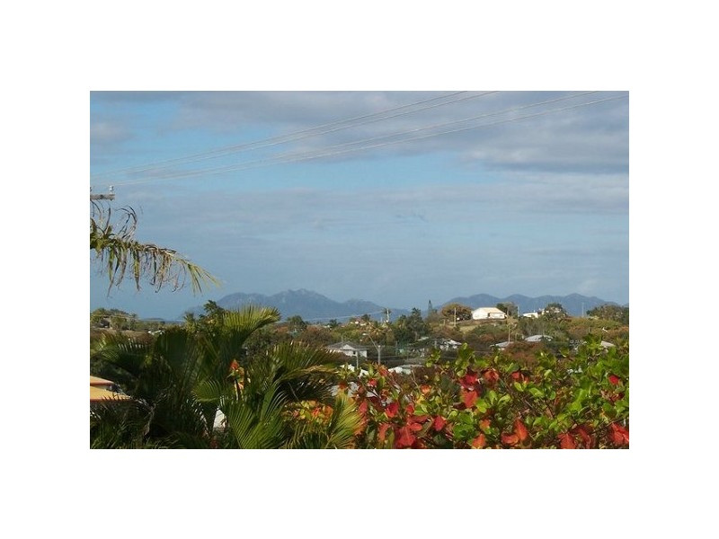 16 Daniel Street, Bowen QLD 4805