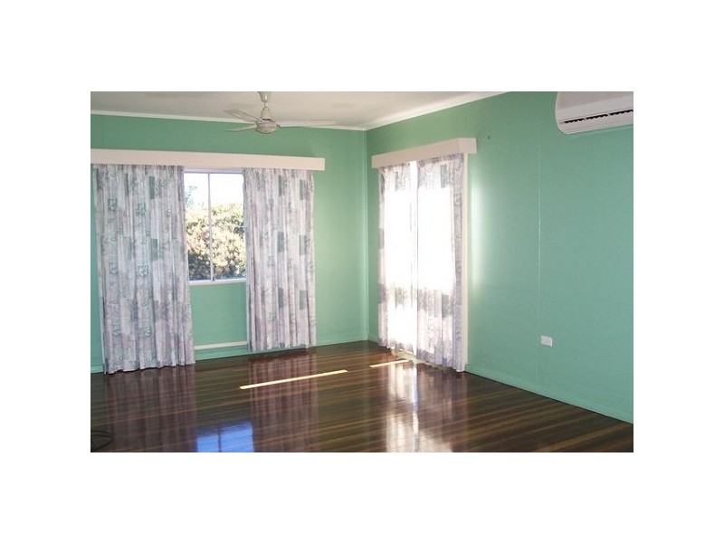 16 Daniel Street, Bowen QLD 4805