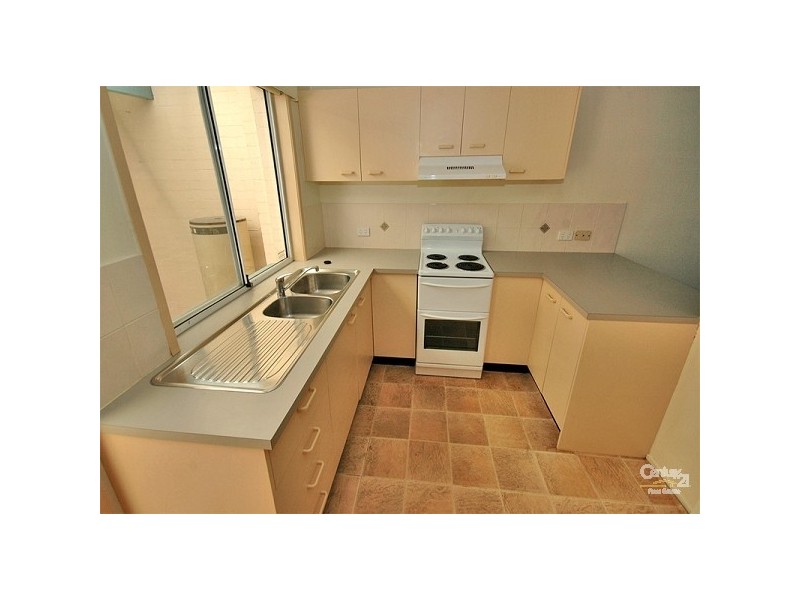 2/96 Amarina Avenue, Mooloolaba QLD 4557