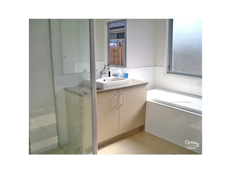 1 Fairy Wren Ct, Beerwah QLD 4519