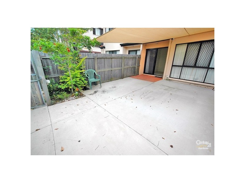 Unit 2 / 8 Yallanga Place, Mooloolaba QLD 4557