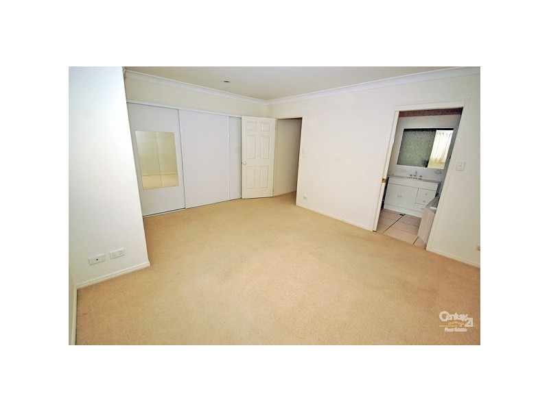 Unit 2 / 8 Yallanga Place, Mooloolaba QLD 4557