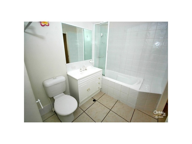 Unit 2 / 8 Yallanga Place, Mooloolaba QLD 4557