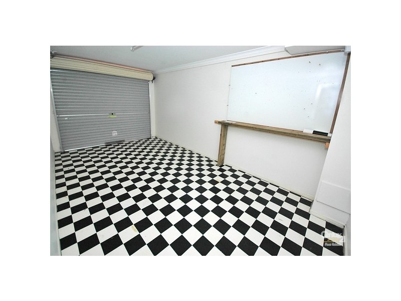 Unit 2 / 8 Yallanga Place, Mooloolaba QLD 4557