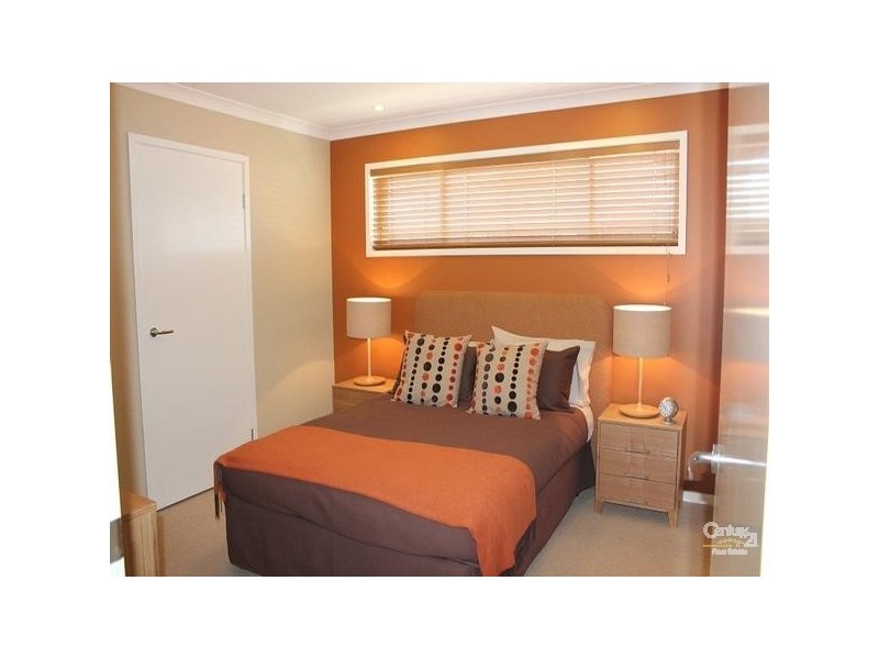 26 Tomkins Esplanade, Birtinya QLD 4575
