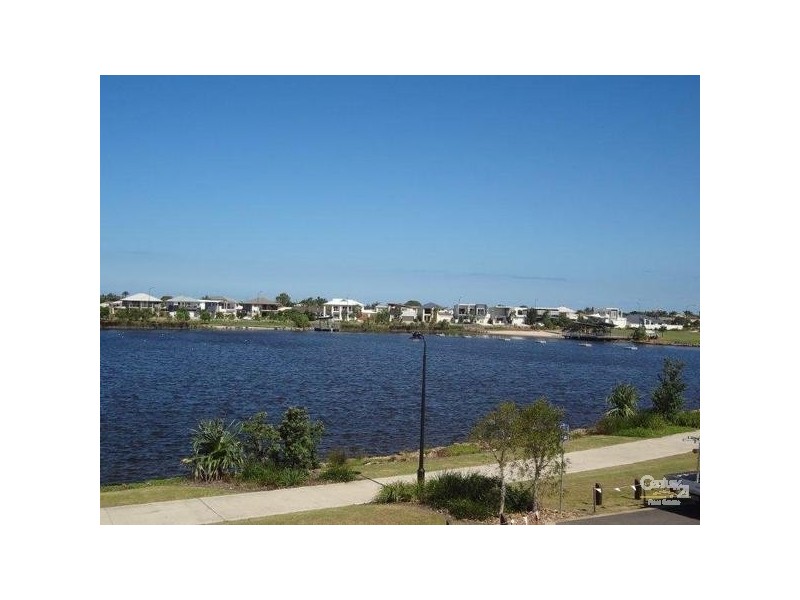26 Tomkins Esplanade, Birtinya QLD 4575