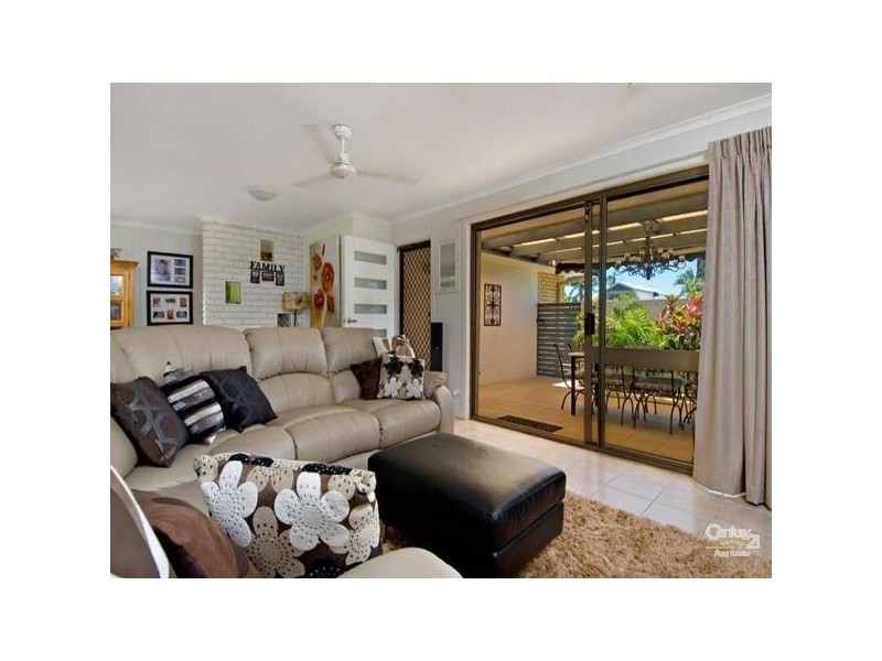 27 Amarina Avenue, Mooloolaba QLD 4557