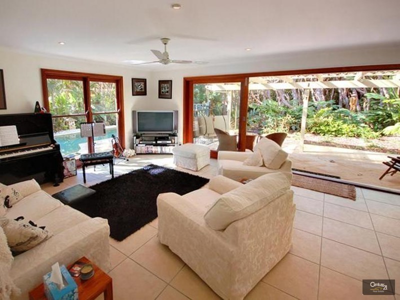 119 Oceanic Drive, Warana QLD 4575