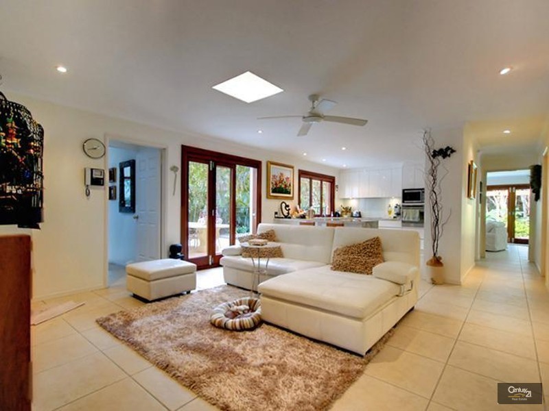 119 Oceanic Drive, Warana QLD 4575