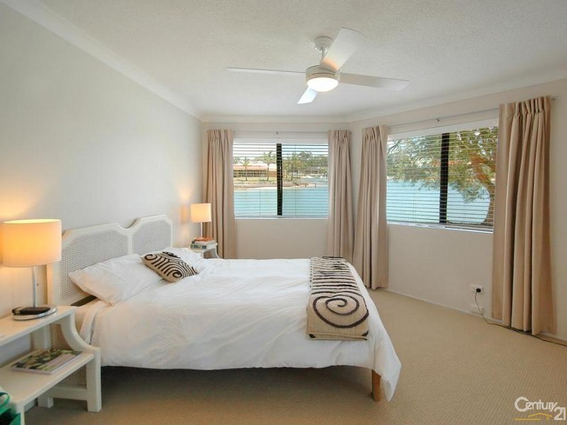 2/31 Pangarinda Place, Mooloolaba QLD 4557