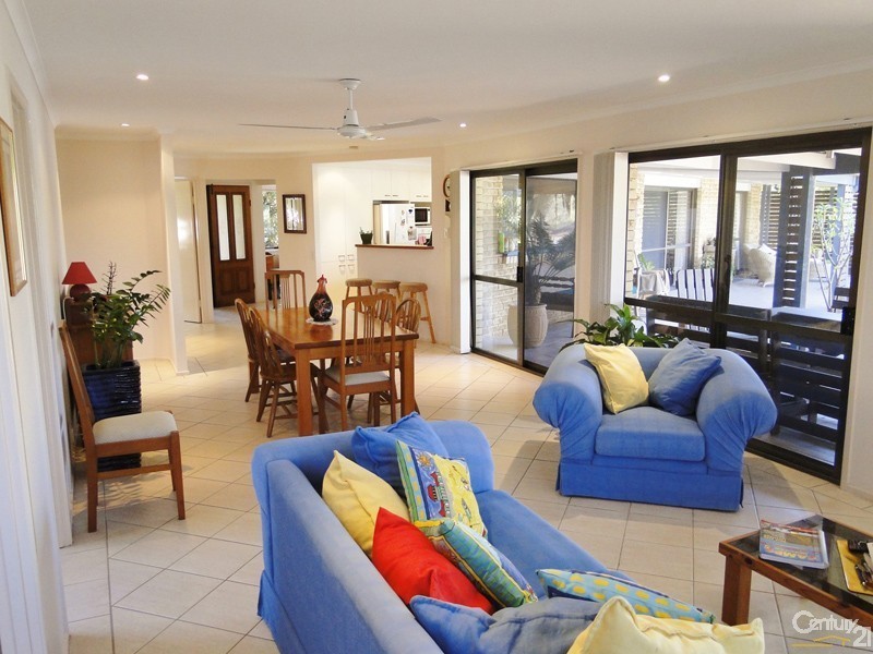 12 Karloo Court, Mountain Creek QLD 4557