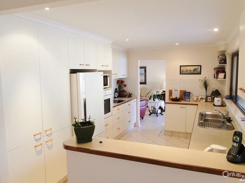 12 Karloo Court, Mountain Creek QLD 4557