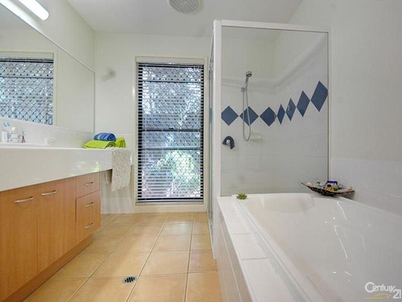 Alexandra Headland QLD 4572