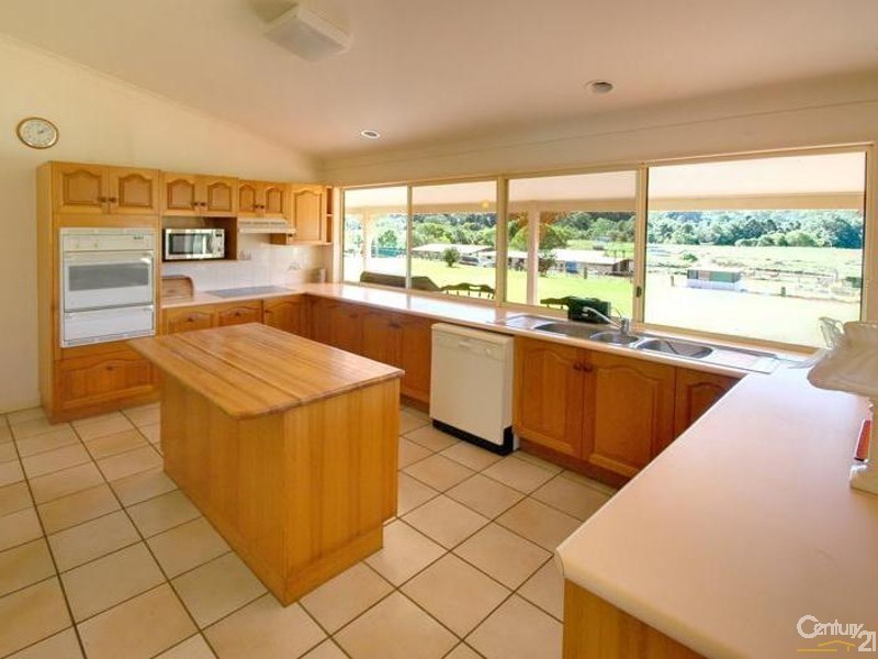 384 Blackall Range Road, Woombye QLD 4559