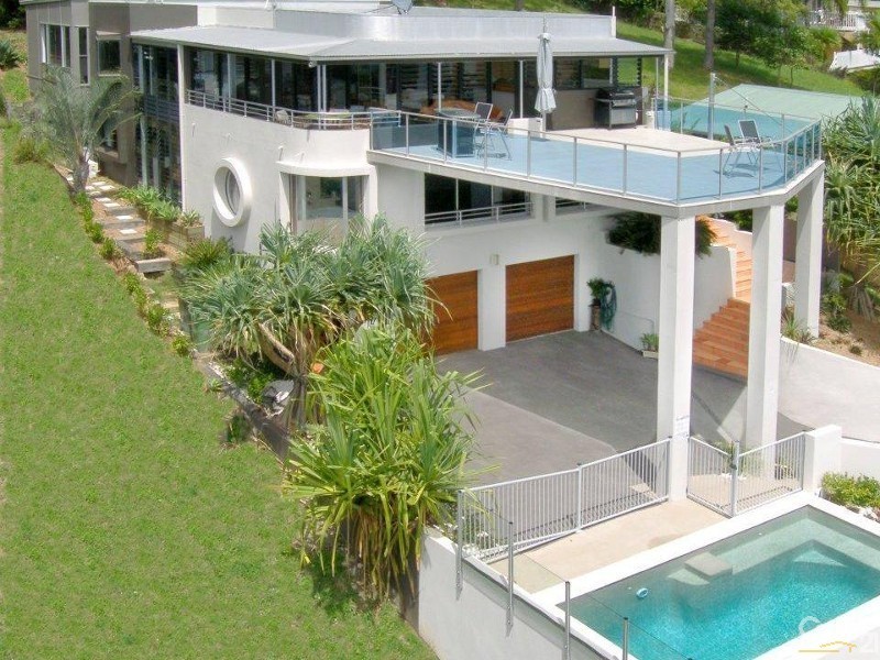 21 Yakola Parade, Alexandra Headland QLD 4572