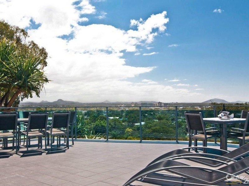 21 Yakola Parade, Alexandra Headland QLD 4572
