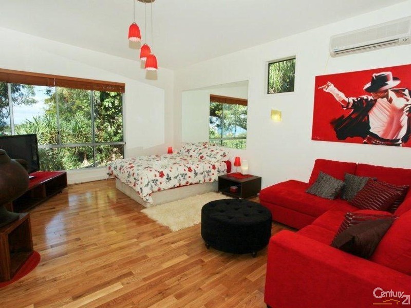 21 Yakola Parade, Alexandra Headland QLD 4572