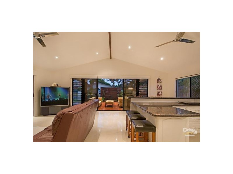 16 Boorook Street, Buddina QLD 4575