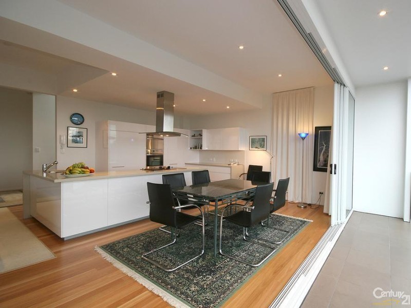 21 Tantula Road East, Alexandra Headland QLD 4572