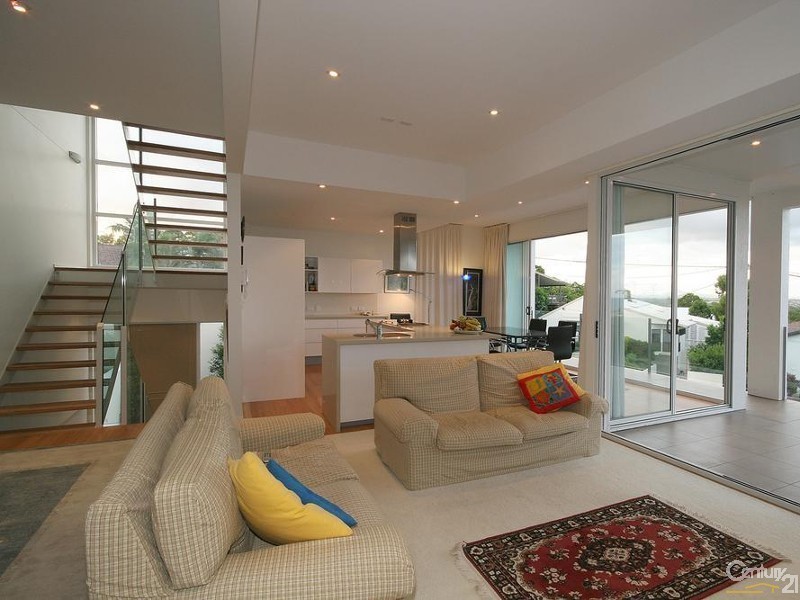 21 Tantula Road East, Alexandra Headland QLD 4572