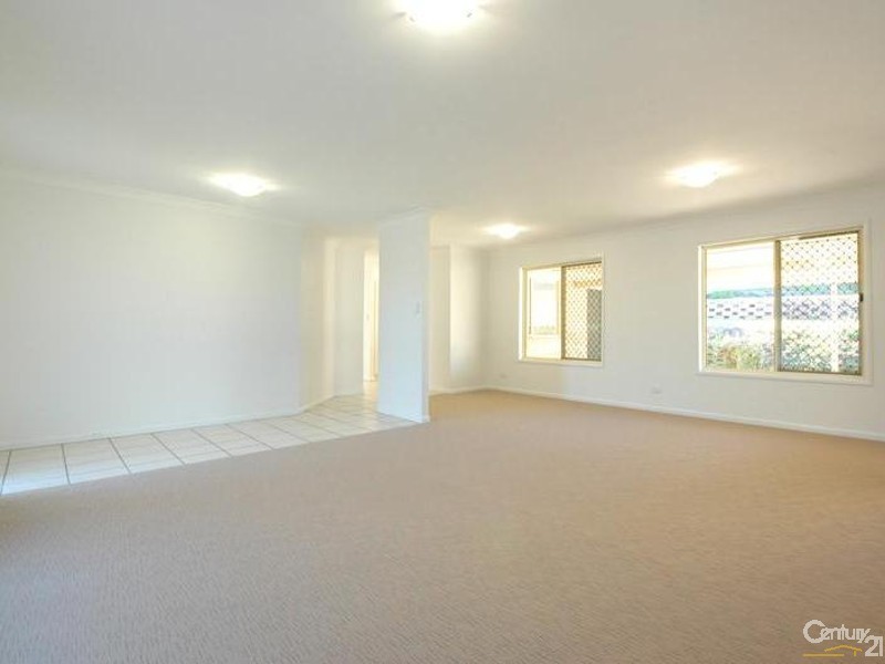 6 Riverbreeze Way, Kuluin QLD 4558