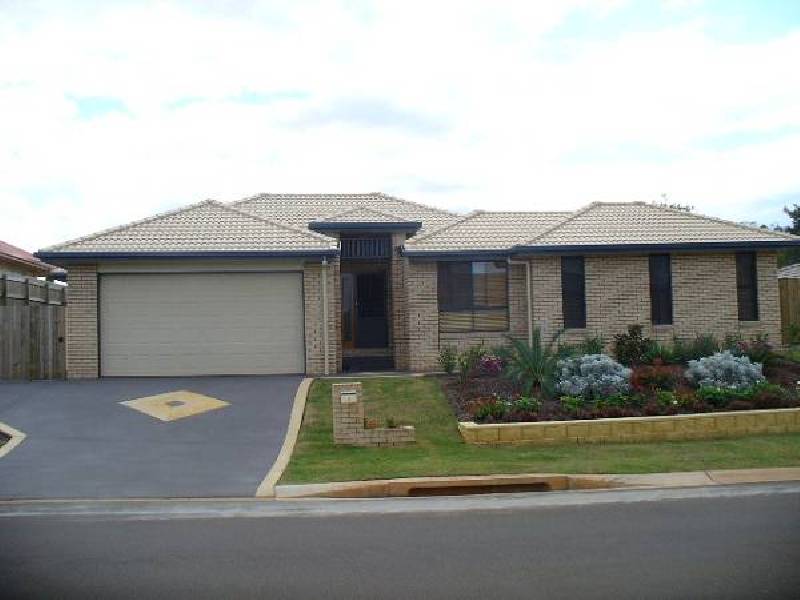 2 Pitman Place, Redland Bay QLD 4165