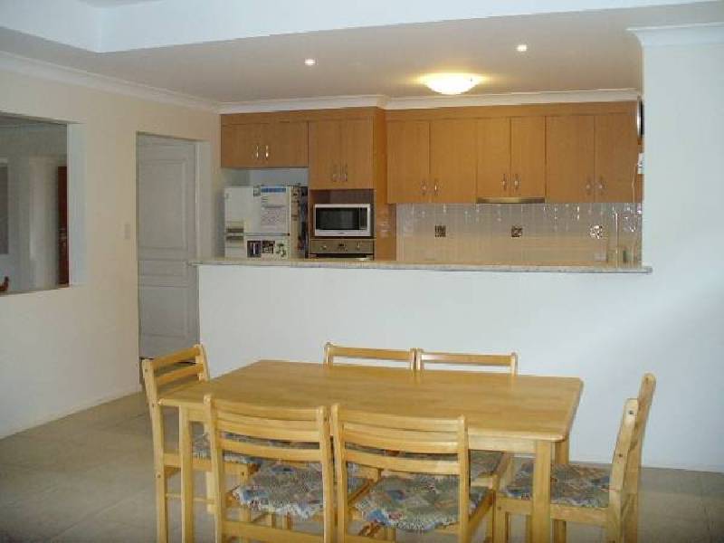 2 Pitman Place, Redland Bay QLD 4165