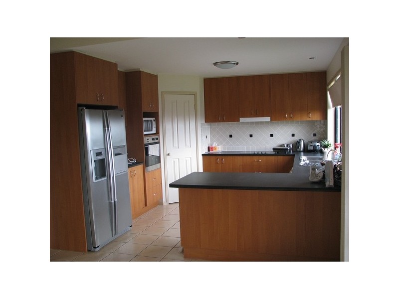 31 Attenborough Circuit, Redland Bay QLD 4165