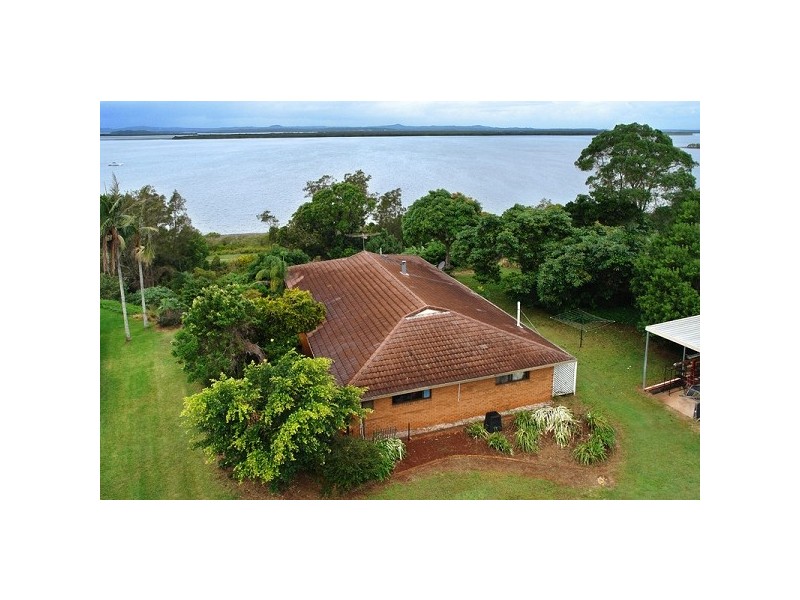 24 Wilson Esplanade, Redland Bay QLD 4165