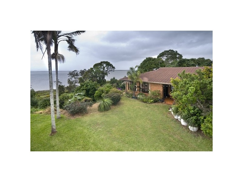 24 Wilson Esplanade, Redland Bay QLD 4165
