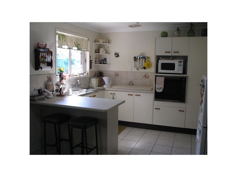 2 Tina Street, Redland Bay QLD 4165