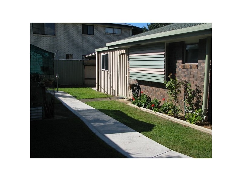 2 Tina Street, Redland Bay QLD 4165