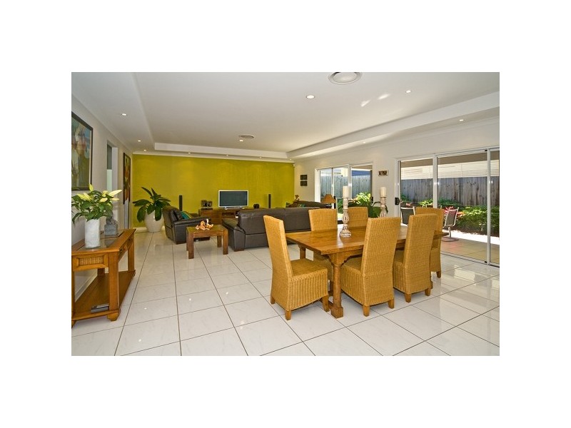 87 Penzance Drive, Redland Bay QLD 4165