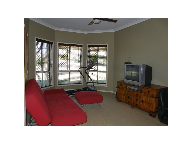 5 Malcomia Street, Redland Bay QLD 4165