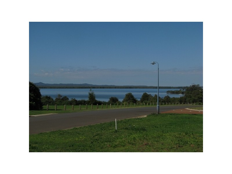 23 Wilson Esplanade, Redland Bay QLD 4165