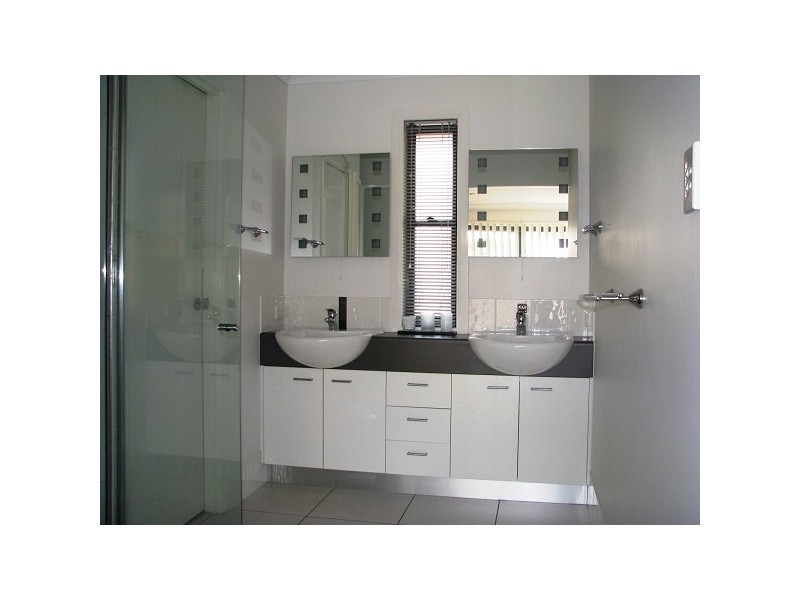 7 Denham Boulevard, Redland Bay QLD 4165