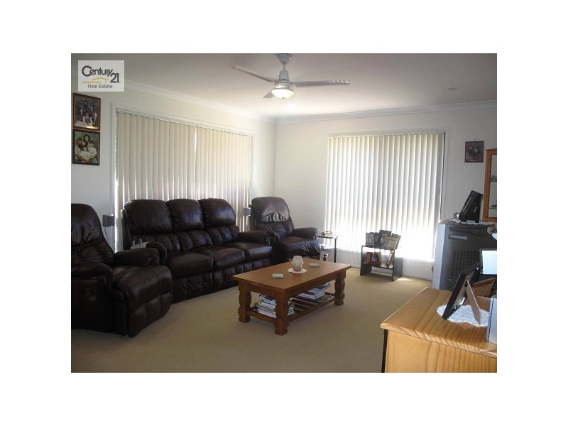 17 Mashie Place, Redland Bay QLD 4165