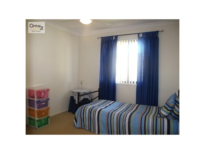 17 Mashie Place, Redland Bay QLD 4165