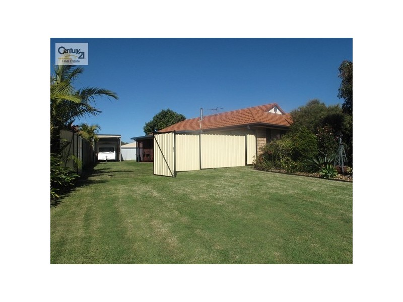 17 Mashie Place, Redland Bay QLD 4165