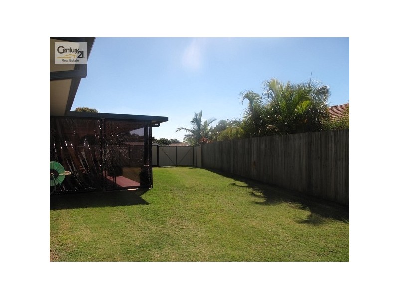 17 Mashie Place, Redland Bay QLD 4165