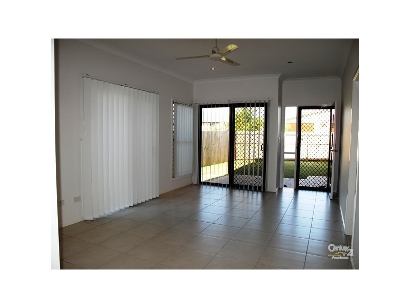 2/71 Sunningdale Drive, Redland Bay QLD 4165