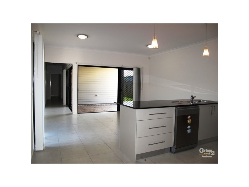 2/71 Sunningdale Drive, Redland Bay QLD 4165