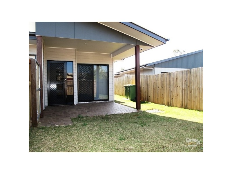 2/71 Sunningdale Drive, Redland Bay QLD 4165
