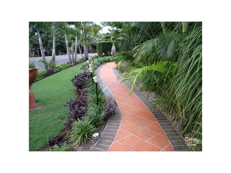 2 Westburn Court, Redland Bay QLD 4165